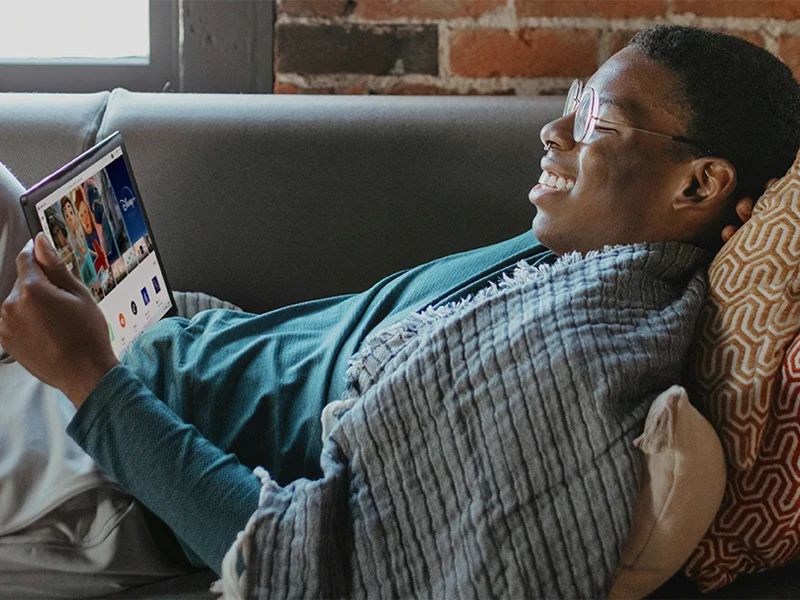 تماشای فیلم و مسابقات ورزشی با سرفیس